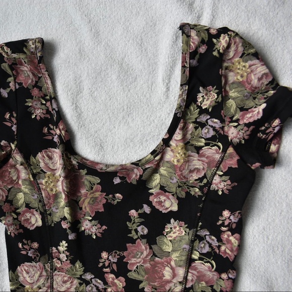 Talula Aritzia XXS floral dress - Picture 5 of 10